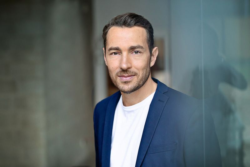 Sven Voss moderiert den Halbfinal-Abend im ZDF.