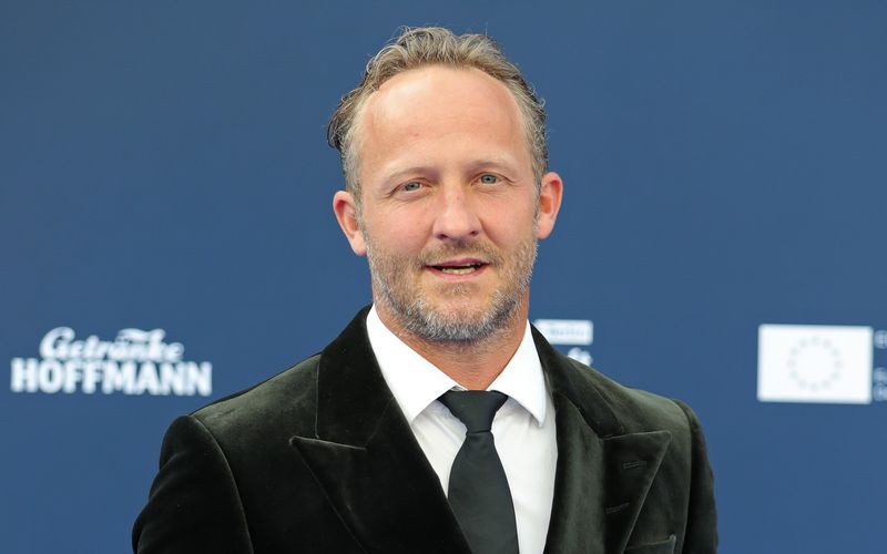 Anlässlich des Starts von "Kommissar Rex" erinnert sich Maximilian Brückner (47) im Interview an emotionale Momente während der Dreharbeiten mit seinem tierischen Kollegen.