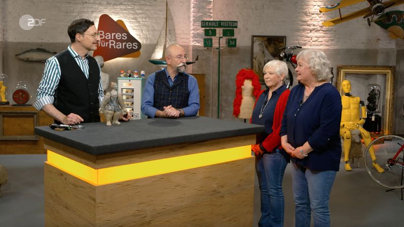 In der Mittwochsausgabe von "Bares für Rares" erkannte Horst Lichter sofort die künstlerische Inspiration hinter der üppigen Frauenfigur. Zwar handelte es sich nicht um eine "Nana", doch Colmar Schulte-Goltz war dennoch begeistert und sprach sogar vom "besten Invest überhaupt". Nur im Händlerraum hielt sich die Kauflaune spürbar in Grenzen ...