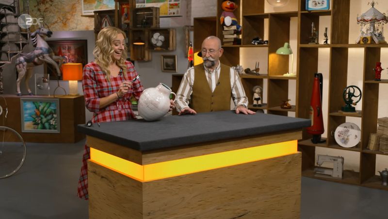"Scherben bringen Glück, aber diese Scherben wären jetzt doof." Wie recht Horst Lichter damit hatte! In dieser Ausgabe seines Trödelklassikers wechselten echte Raritäten den Besitzer. Darunter auch ein zunächst unscheinbarer Tonkrug.