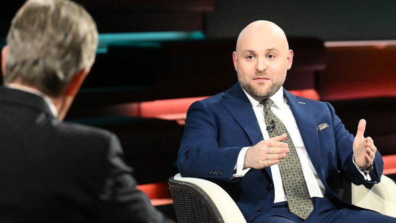 AfD-Politiker Markus Frohnmeier sagte bei "Markus Lanz": "Ich möchte mich nicht dafür entschuldigen müssen oder schämen, Deutscher zu sein." 