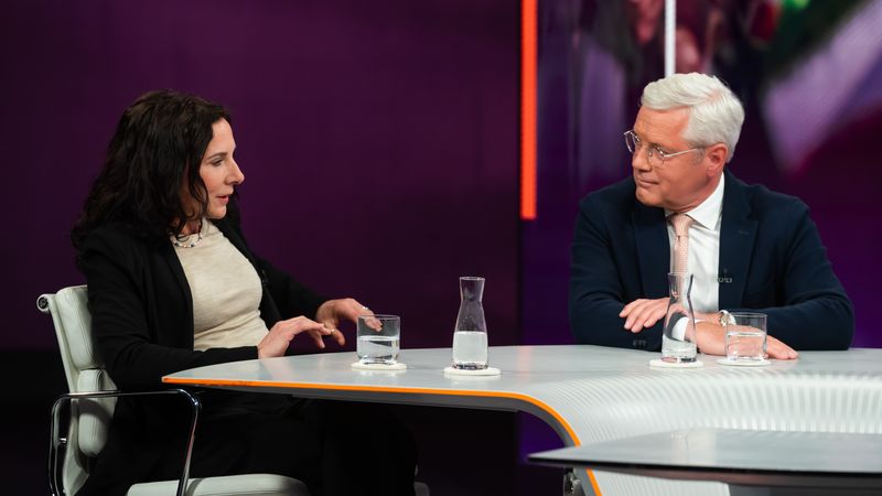 Schriftstellerin und Juristin Juli Zeh hat erhebliche Zweifel an der Legitimation des Iran-Kriegs.