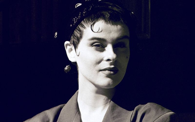 Klar: Der größte weibliche Popstar der 80er-Jahre war Madonna. Sie gilt bis heute als "Queen of Pop". Doch es gab auch andere Sängerinnen, die das Jahrzehnt musikalisch prägten. So wie Bonnie Tyler, Kim Wilde, Kylie Minogue oder Lisa Stansfield (Bild), die am 11. April ihren 60. Geburtstag feiert. Wir zeigen aus diesem Anlass, was aus den Pop-Ladies der 80er-Jahre wurde.