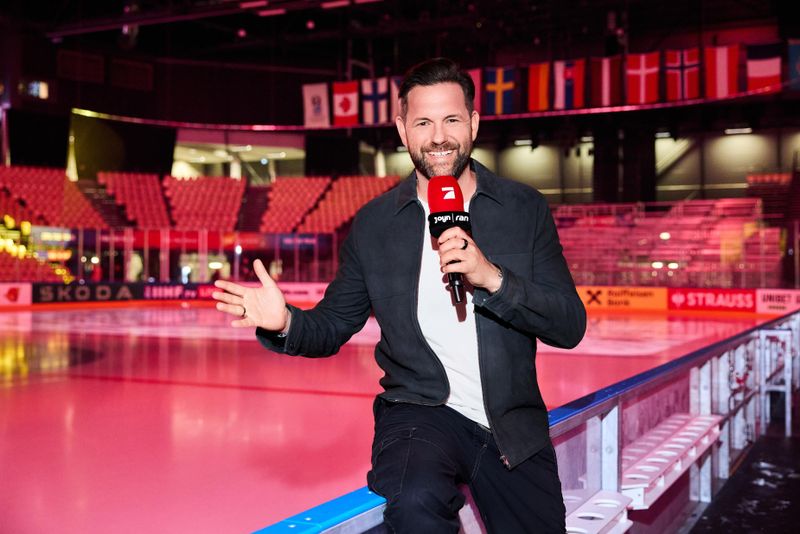 Matthias Killing nimmt als ProSieben-Moderator die Fans mit aufs Eis.