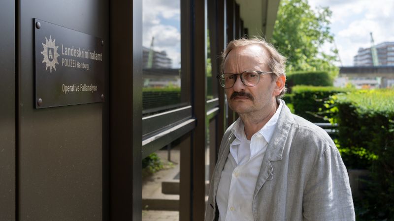 Genau wie beim ersten Fall "Danowski - Blutapfel" (2019) diente auch bei "Danowski  Neunauge" ein Roman von Till Raether als Vorlage. Insgesamt sieben Bände umfasst die Buchreihe bislang. Reichlich Stoff also für weitere Einsätze für Milan Peschel als Kommissar. 