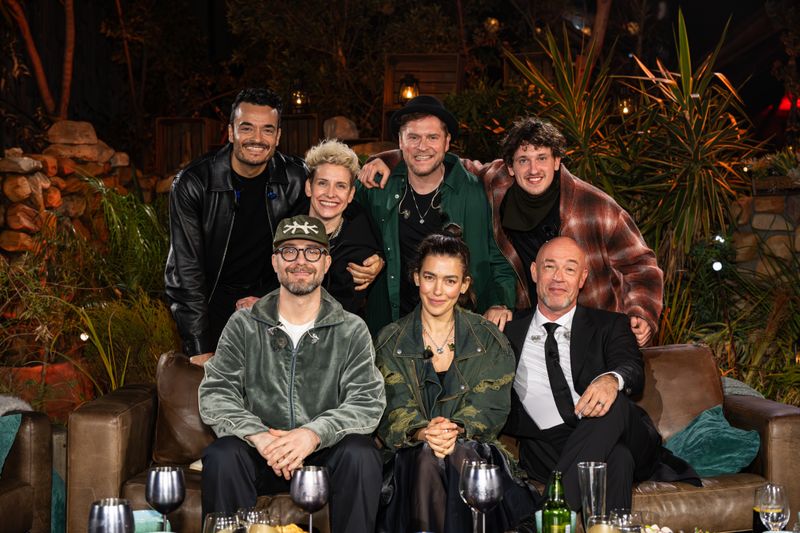 Die diesjährige "Sing meinen Song"-Crew, von links: Giovanni Zarrella, Mark Forster, Deine Cousine, Johannes Oerding, Alina Süggeler, Tream und Der Graf.
