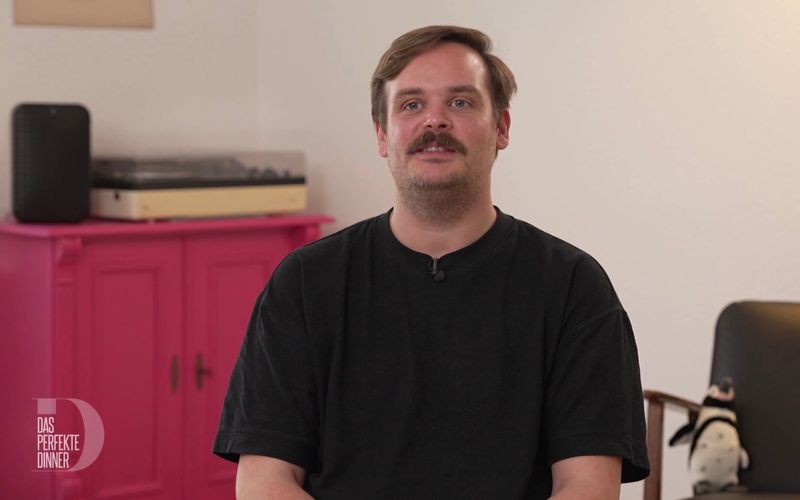 "Ruhepol und Frohnatur": Johannes hat beim Aschaffenburger "Dinner" eine Sonderstellung.