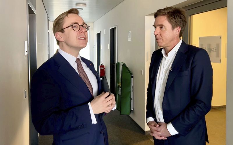 Journalist Markus Feldenkirchen (rechts) traf CDU-Politiker Philipp Amthor für seine "Konfrontation"-Reihe.