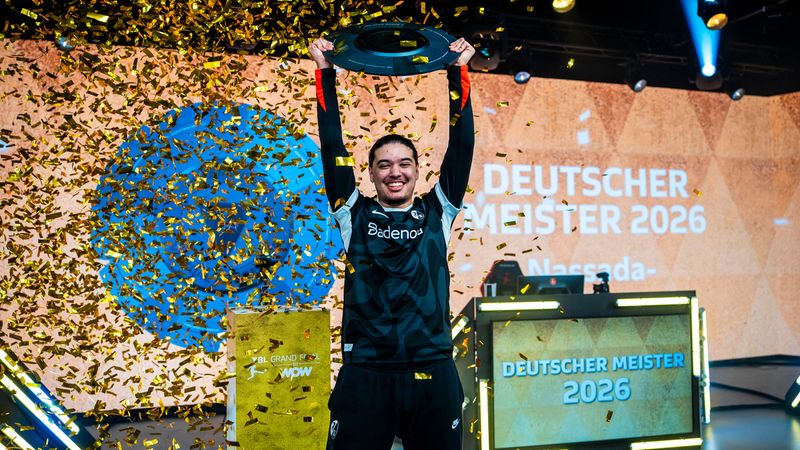 Mit 19 Jahren ganz oben angekommen: Nassim "Nassada" Dahman ist VBL Einzelmeister 25/26. Er ließ sich mit der Meisterschale in der Hand von den Fans feiern.