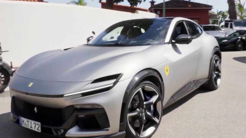 Überraschung! Davina und Shania Geiss wollen wir ihren Eltern eine Freude machen - mit einem praktischen Ferrari.