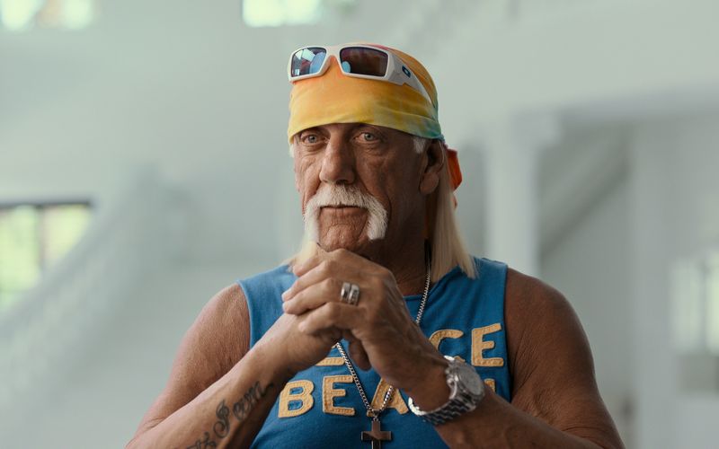 Für die Netflix-Doku "Hulk Hogan: Real American" gab Hulk Hogan drei Monate vor seinem Tod im Juli 2025 ausgiebig Auskunft.