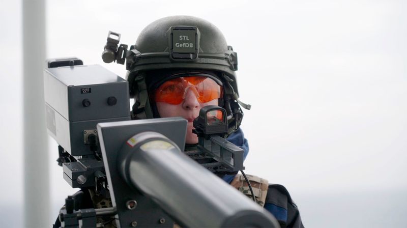 Mit einem sogenannten "Drone Buster" können anfliegende Objekte abgeschossen werden.