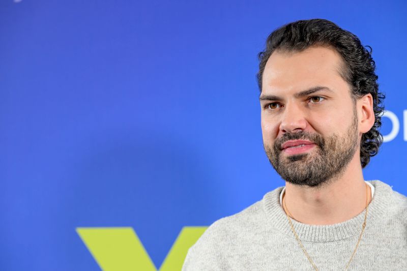 Nach einer langen Partynacht lässt Jimi Blue Ochsenknecht bei "Diese Ochsenknechts" einen Drehtermin sausen.