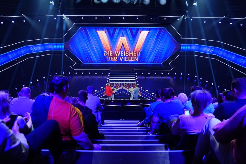 200 Gäste im Publikum treten gegen die Einzelkandidaten an.