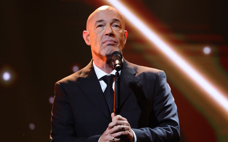 Winke, winke und auf Wiedersehen? Es kommt nicht allzu häufig vor, dass Stars beschließen, ihre Karriere und damit Ruhm und Ehre hinter sich zu verlassen. Doch der endgültige Abschied aus dem Showbiz fällt vielen dann doch schwer, nur wenige halten die Abwesenheit auf Dauer tatsächlich durch - auch der Graf, der Frontmann von Unheilig nicht ...