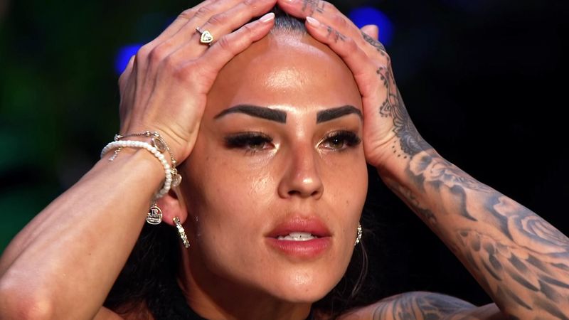 "Was geht hier ab?", scheint Elena Miras sagen zu wollen. Bei "Kampf der RealityAllstars" (RTLZWEI) gab es einige unerwartete Plot-Twists.