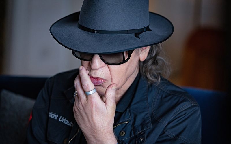 Udo Lindenberg wird zum 80. Geburtstag mit der ARD-Doku "UDO Rebell. Rockstar. Ikone" gewürdigt.