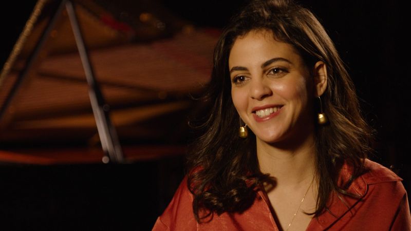 Die ägyptische Sängerin Fatma Said - hier im BR-Musikmagazin "KlickKlack" - suchte sich mit dem Konzert bei den Pyramiden von Gizeh einen besonderen Schauplatz in ihrer Heimat aus.