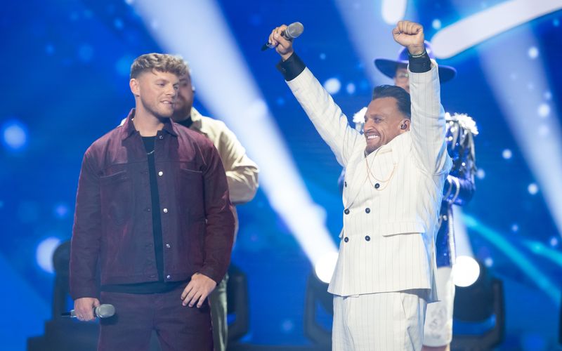 DSDS-Kandidaten Maric Verch (links) und Menowin Fröhlich: Pusht RTL den Comebacker unfair zum Sieg?