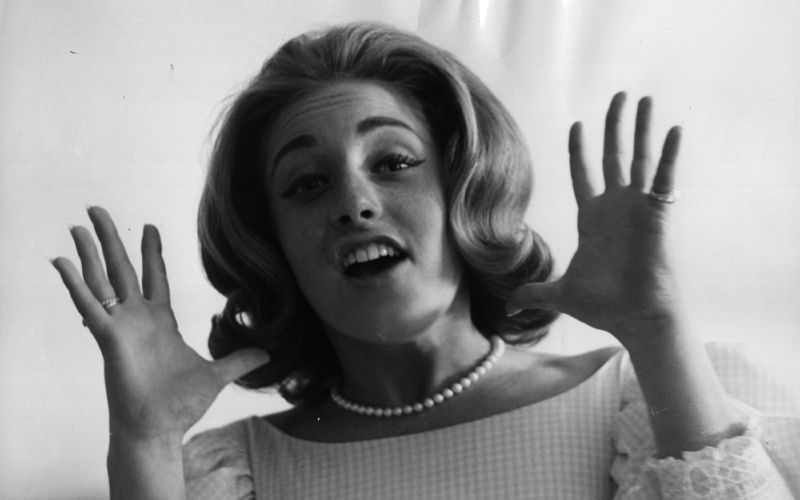 In den 60er-Jahren war sie dank Hits wie "It's My Party" und "You Dont Owe Me" ein Superstar: Am 2. Mai hätte Lesley Gore ihren 80. Geburtstag gefeiert. Wir zeigen, was aus ihr und anderen Interpreten zeitloser Pop-Evergreens wurde ... 