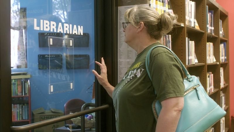 Suzette Baker weigerte sich, Bücher aus ihrem Bestand zu entfernen. Daraufhin wurde die Bibliotheksleiterin und US-Army-Veteranin entlassen.