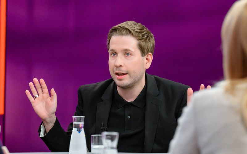 Kevin Kühnert zählte mehrere "Ungerechtigkeiten" auf - unter anderem, dass auf Krypto-Gewinne nach einem Jahr keine Steuern gezahlt werden müssen.
