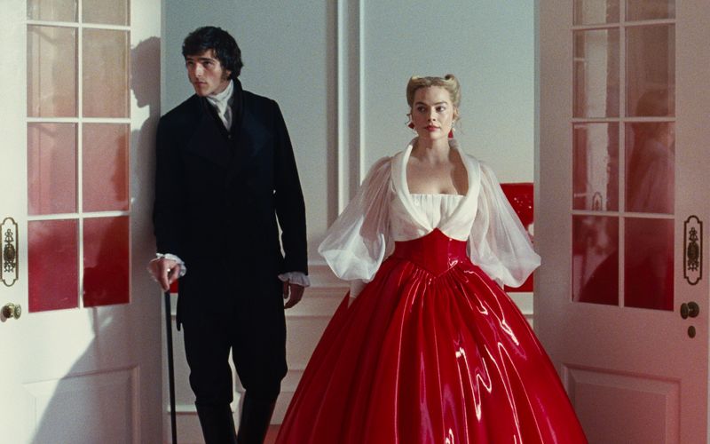 Üppige Ausstattung und jede Menge romantisches Drama: "Wuthering Heights - Sturmhöhe" mit Jacob Elordi und Margot Robbie basiert auf einem Roman von Emily Brontë aus dem Jahr 1847.