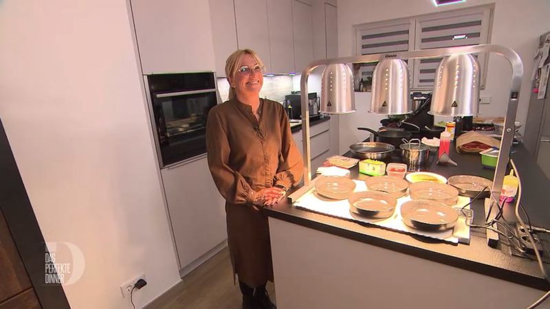Mit Wärmebrücke und Wärmematte will Sandra verhindern, dass ihr Essen zu kalt wird.
