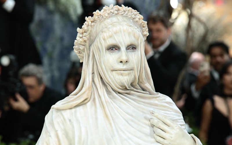 Heidi Klum war bei der diesjährigen Met-Gala scheinbar zu Stein erstarrt.