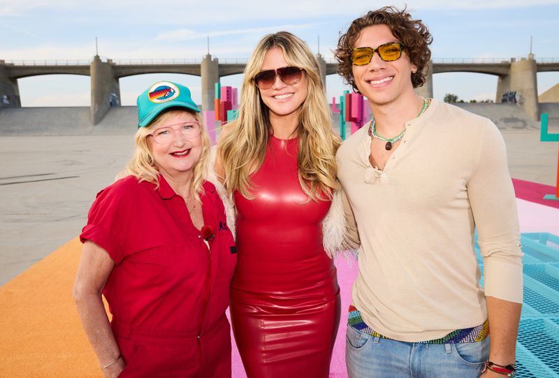 Heidi Klum hat Elias Becker und Kostümbildnerin Mona May eingeladen.