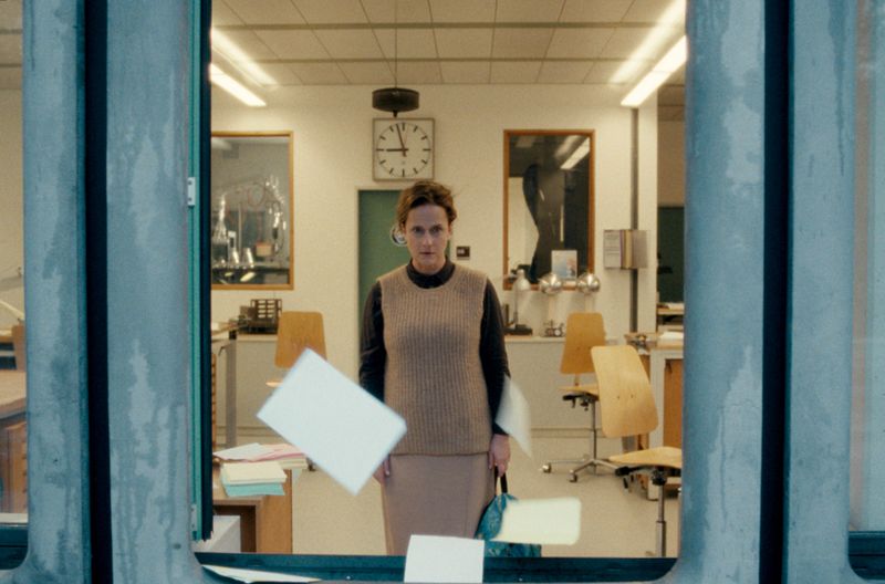 Die Lehrerin Hanne (Claudia Michelsen) und ihr Mann Otto haben schon lange Probleme in ihrer Ehe. Seit einiger Zeit hat Hanne eine Affäre mit einem jüngeren Kollegen. Glücklicher macht sie auch das nicht.