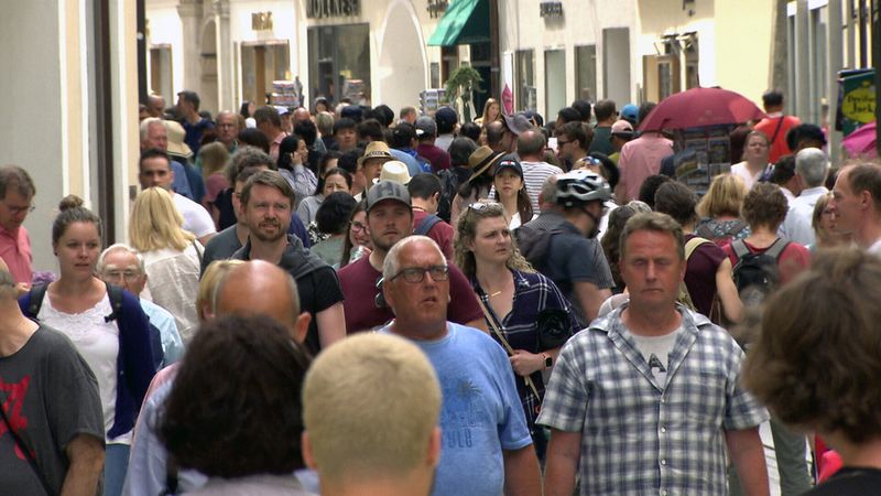 Schon jetzt gibt es in der Salzburger Getreidegasse oftmals kaum ein Durchkommen.