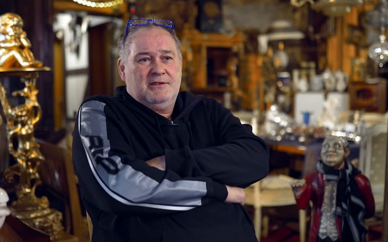 In Walter Lehnertz' Trödelladen gibt es nach seinen eigenen Schätzungen zwischen einer halben und Dreiviertelmillion Exponate.