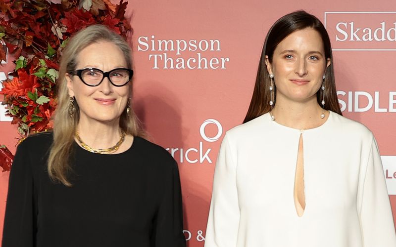 Liegt es in den Genen? Meryl Streep (links) ist einer der größten Hollywood-Stars. Aber auch zwei ihrer Töchter sind als Schauspielerinnen tätig. Denn nur der Spross einer berühmten Mutter sein? Das reicht ihr und vielen Töchtern von Hollywoods Leading Ladies nicht, wie die Galerie zeigt ...  