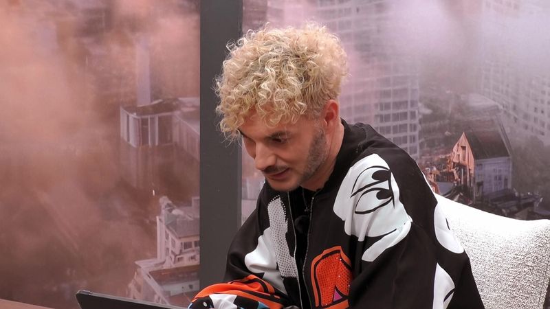Sam grübelt: Soll er sich safen und Georgina verraten? 