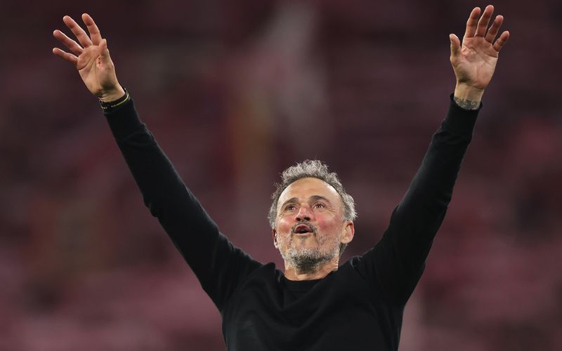 Luis Enrique, Erfolgstrainer von Paris Saint-Germain, feiert den Halbfinalsieg seines Teams beim Rückspiel gegen den FC Bayern in München am 6. Mai. Der anscheinend schwerste Gegner im Wettbewerb ist geschlagen. Doch selbstverständlich ist der Premier League-Gegner FC Arsenal alles andere als "Laufkundschaft".