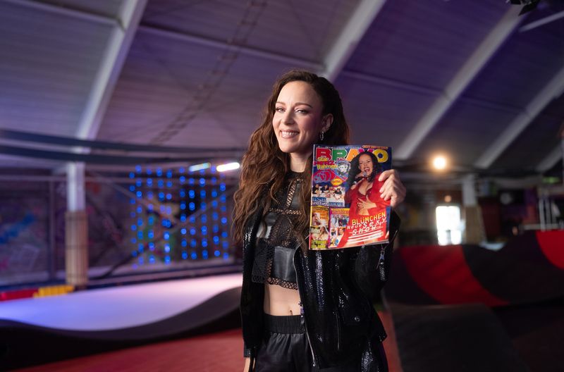 Jasmin Wagner, früher bekannt unter dem Namen Blümchen, berichtet davon, wie die BRAVO ihr Leben und ihre Karriere als blutjunger Popstar fest im Griff hatte.