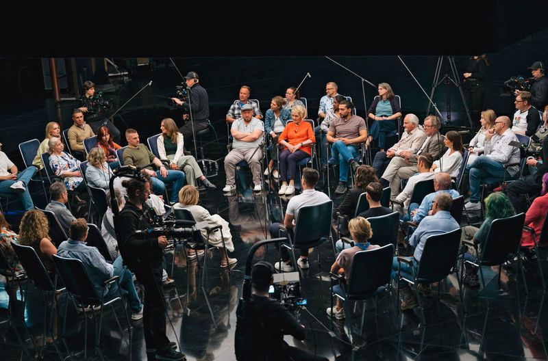 Im TV-Experiment "Was Deutschland verbindet" treffen unterschiedliche Menschen zum Dialog aufeinander.

