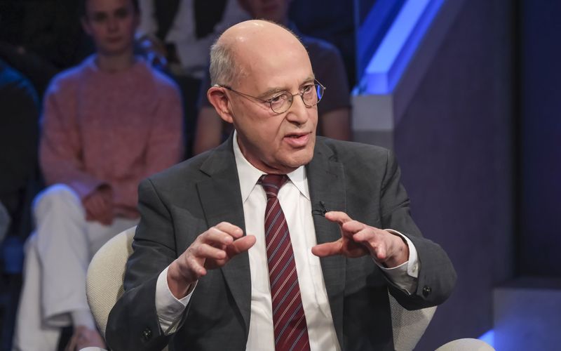 Kritisiert die Blickrichtung des Bundeskanzlers: Linken-Politiker Gregor Gysi bei "Maischberger".