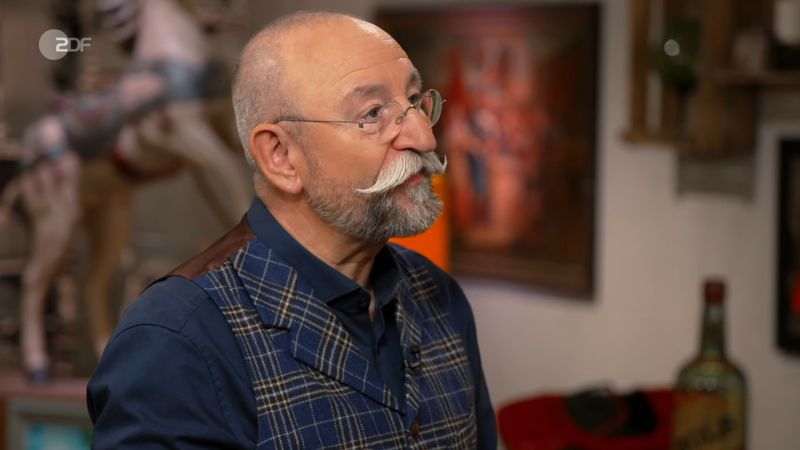 Horst Lichter war sichtbar überrascht von der lebensgroßen Figur bei "Bares für Rares".