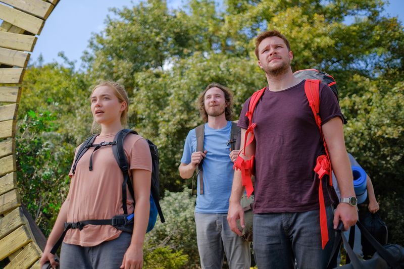 Eigentlich wollte Dani (Florence Pugh) auf andere Gedanken kommen, als sie ihren Freund Christian (Jack Reynor, rechts) und dessen schwedischen Kommilitonen Pelle (Vilhelm Blomgren) in die Kommune begleitete.