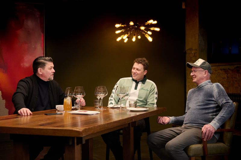 Tim Mälzer tritt gegen Philip und Helmut Rachinger an.