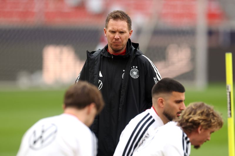 Julian Nagelsmann, hier noch während eines DFB-Lehrganges im März 2026 während einer Trainingseinheit in Stuttgart, muss nun liefern. Acht Tage nach dem finalen Test gegen die USA in Chicago wird es ernst: Dann stehen Vorrunden-Partien gegen Curaçao, die Elfenbeinkünste und Ecuador an.