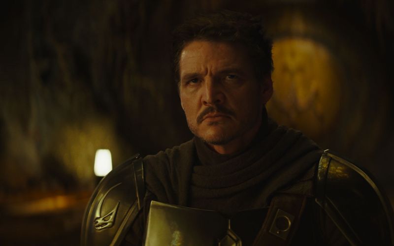 Ein weiterer Höhepunkt in der Karriere von Ausnahmeschauspieler Pedro Pascal: In "The Mandalorian And Grogu" (Bild), der Spielfilm-Fortsetzung des Serienhits "The Mandalorian", verkörpert er erneut den Titelhelden, einen meist von Kopf bis Fuß in einer Rüstung steckenden Kopfgeldjäger. Zum Kinostart des Sci-Fi-Spektakels aus dem "Star Wars"-Universum zeigen wir die Karriere des chilenisch-US-amerikanischen Schauspielers anhand seiner wichtigsten Rollen.