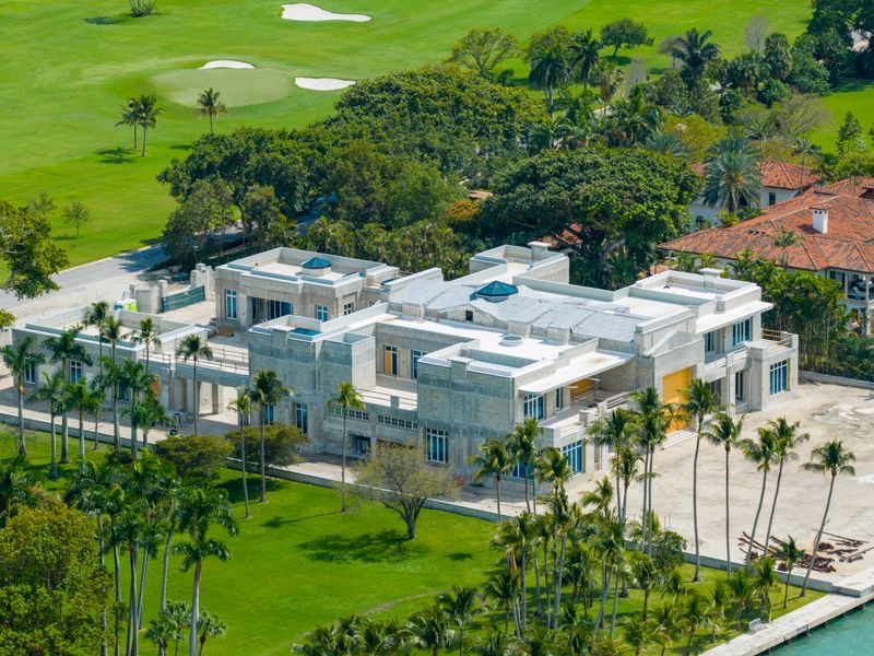 Mark Zuckerberg kaufte für 170 Millionen US-Dollar ein Anwesen und lässt darauf nun bauen. 