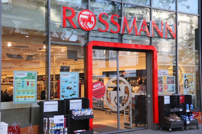 Rossmann appelliert an Käuferinnen und Käufer, die vom Rückruf betroffenen Maiswaffeln nicht mehr zu verzehren. 