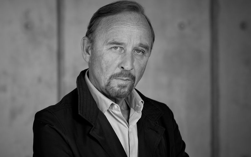 Der Schauspieler Alexander Held ist überraschend verstorben. Der "München Mord"-Star wurde 67 Jahre alt.