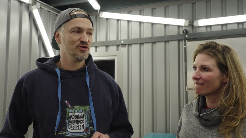 Danny und Vivien geben in Deutschland alles auf. 