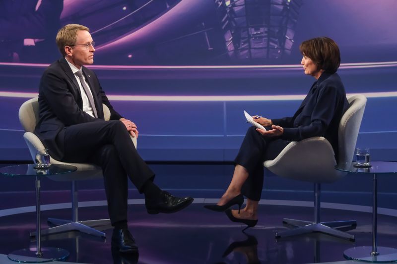 Die Menschen wollten, dass Probleme gelöst werden, egal von wem, sagt Daniel Günther bei Sandra Maischberger.