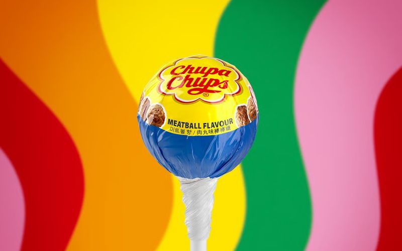 Den Köttbullar-Lolli wird es nur am Samstag, 23. Mai in ausgewählten Filialen geben